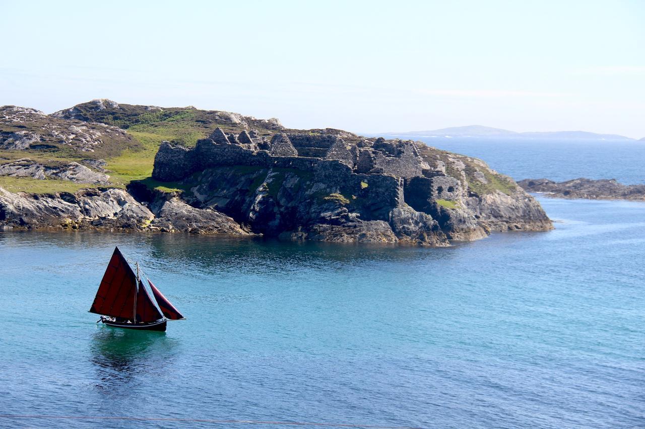 Dolphin Hotel Inishbofin Dış mekan fotoğraf